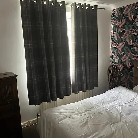 Konukevi Superking Bedroom Near Cook Hospital Middlesbrough