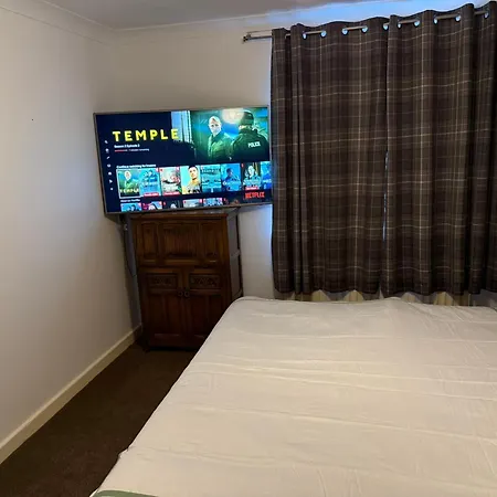 Konukevi Superking Bedroom Near Cook Hospital