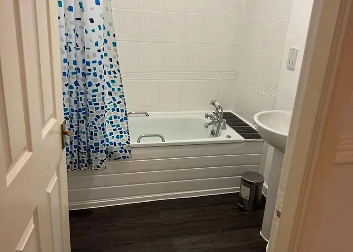 招待所 Superking Bedroom Near Cook Hospital 米德尔斯伯勒